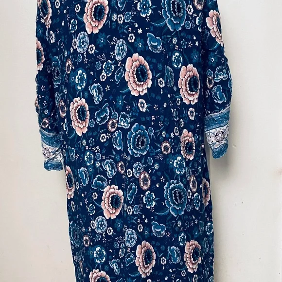 HAlife Blue and Pink Floral Top - Picture 5 of 5